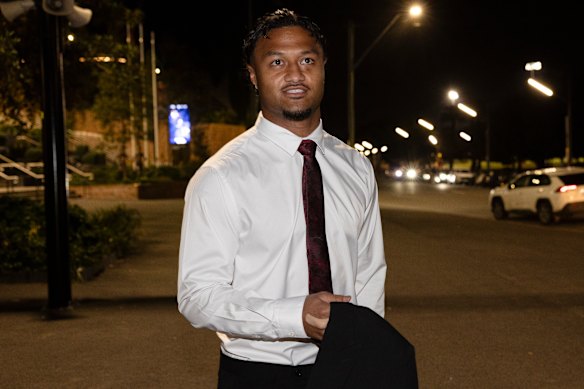Latu Fainu chegou ao QG da NRL na noite de terça-feira.