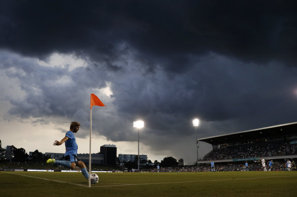 A storm forced a lengthy half-time delay at Campbelltown Stadium.