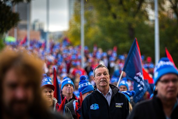 Daniher leads Melbourne supporters on the Walk to the ’G to raise awareness for Motor Neurone Disease in 2017.