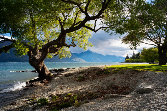 The spectacular landscape around Lake Wakatipu near Queenstown.