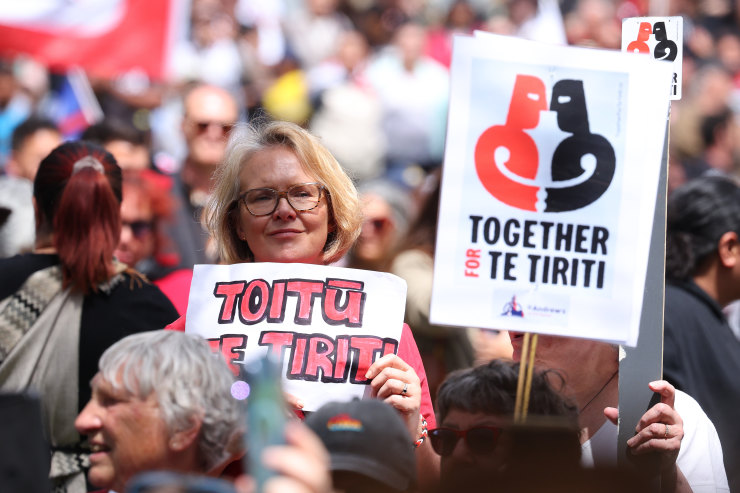 0de6d3035439f45cf22b62c7d0ef28c0d08bbd18 Māori Rights Under Fire: Thousands Protest New Zealand's Founding Treaty Tensions