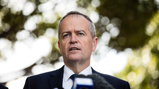 Shorten announces $20 million scheme for drought-stricken communities