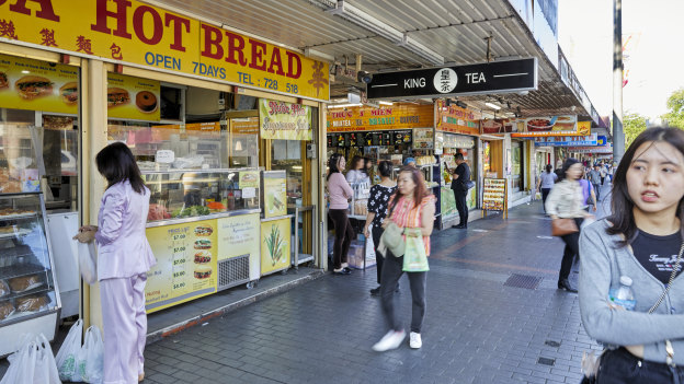 Viet Hoa Hot Bread is a 24-hour bakery.