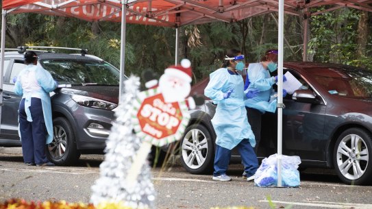 ovid Testing on the Northern Beaches of Sydney after outbreak. Frenchs Forest Pop Up Covid Test at the Aquatic Centre Carpark. 18/12/20  2020 Photo by Renee Nowytarger / AFR