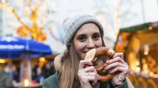 “We don’t like waste in the Tyrol.” Rather than generating food waste, guests are given a tote bag and containers in which they can take their leftovers home.