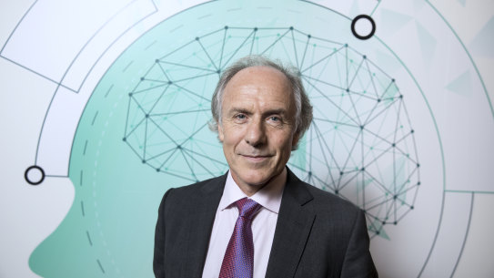 Former chief scientist Alan Finkel is now a special adviser on low-emissions technology. 