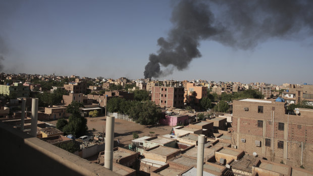 Civilians flee Khartoum as Sudanese rivals attempt another truce