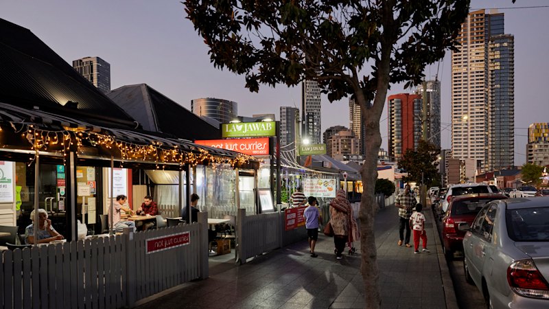 V restavraciji v Harris Parku prodajajo indijske sladkarije na težo