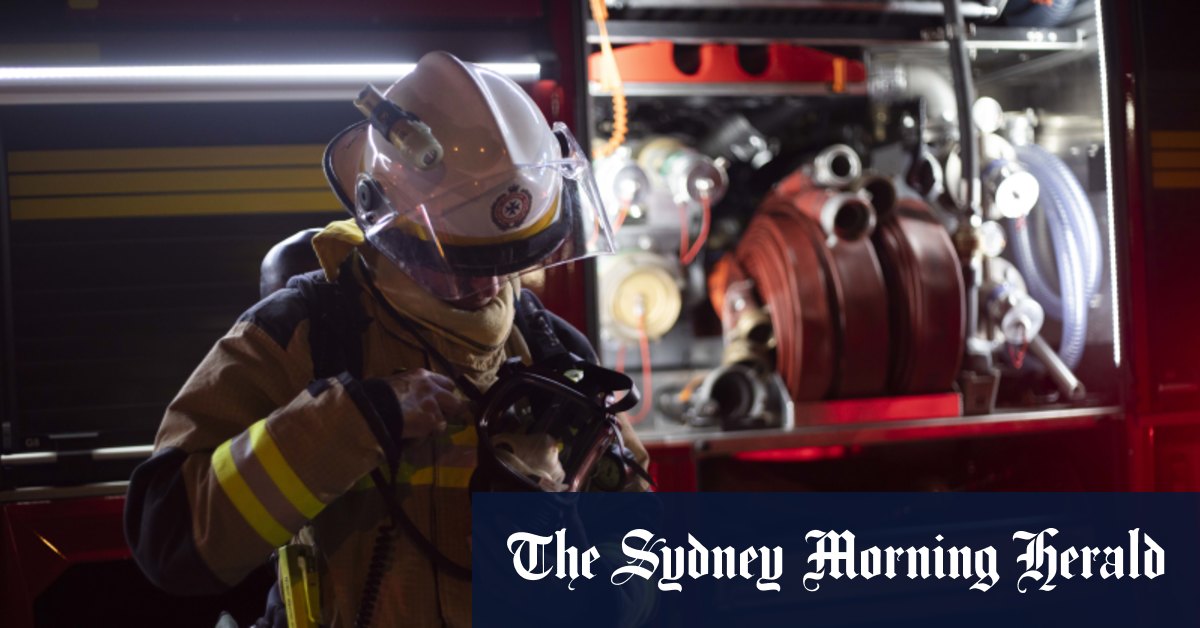 Suspicious fire rips through tobacco store west of Brisbane