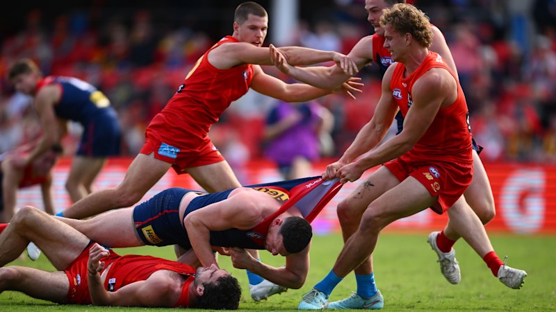Gold Coast vs Melbourne LIVE: May’s high hit sparks an ‘old-time’ melee; Tassie ‘co-tenants’ up next