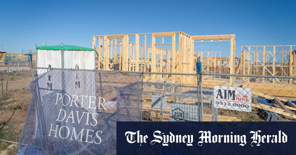 Victorian home owners turn on state insurer over 'double catastrophe' following Porter Davis builder collapse - Vimarsana News