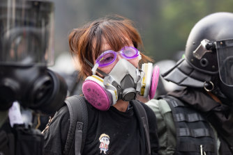 Hope has turned to despair for many of Hong Kong's young protesters as the clashes become more aggressive.