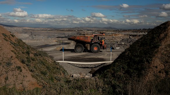 Since a landmark court ruling to curb climate impacts from resources projects, NSW has approved coal and gas projects which would emit one billion tonnes of greenhouse gases. 