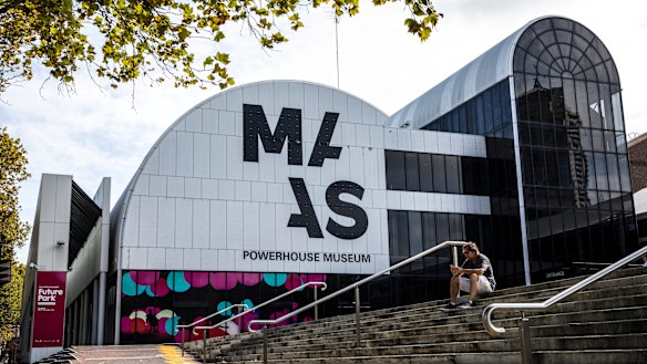 The Powerhouse Museum will remain in Ultimo if Labor win government at the next state election.