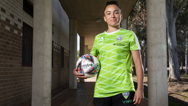 Chilean player Maria Josa Rojas is joining Canberra United for the W-League season. 