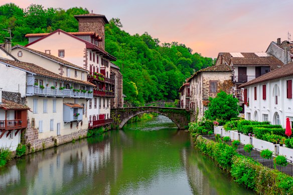 Saint-Jean-Pied-de-Port, in the Basque Country, has narrow paved streets rising to the citadel up top.