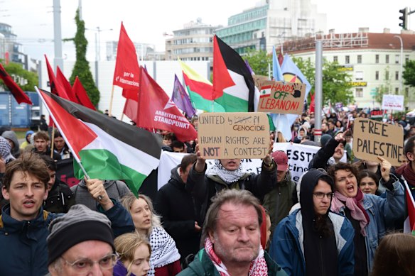 Pro-Palestinian, Iranian and Lebanese activists protested in Vienna at the weekend over Israel’s inclusion in Eurovision.