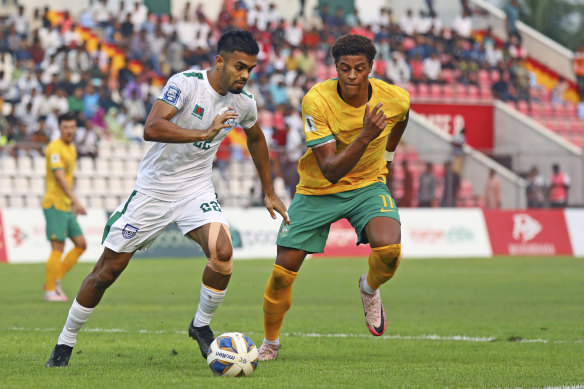 Kusini Yengi tracks Bangladesh’s Md Saad Uddin.