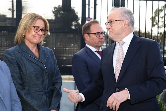 Allan and Albanese react.