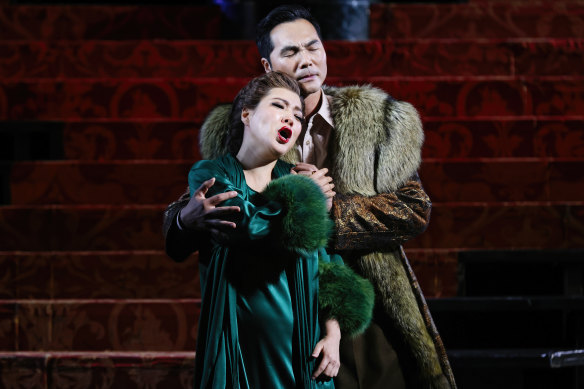 Yonghoon Lee as Otello and Karah Son as Desdemona.