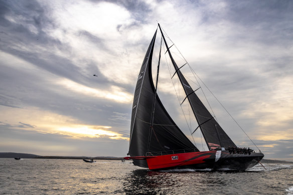 Comanche arriving in Hobart to claim a line honours victory.