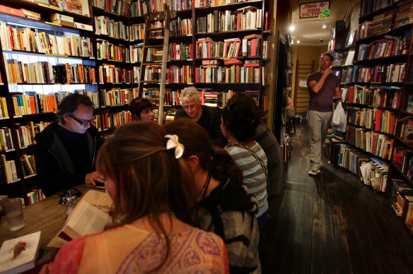 Gertrude & Alice cafe bookstore at Bondi ... not so beachy but rarely does a patron stub a toe.