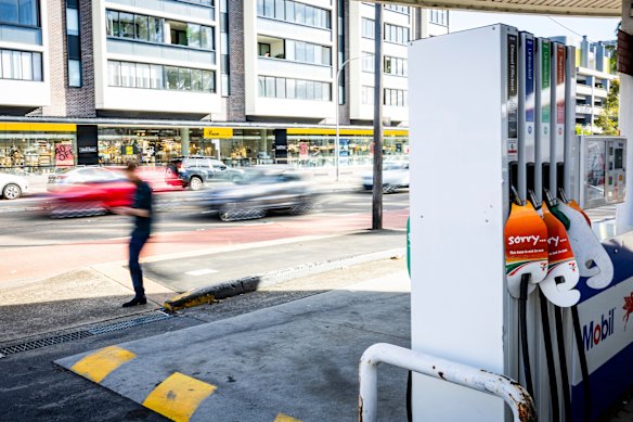 US-Iran الحرب كما حدثت: الولايات المتحدة تتوقع إنهاء العملية في ‘أسابيع، وليس أشهر’، يقول روبيو؛ مجموعة السبع تطالب بوقف الهجمات على المدنيين؛ إسرائيل تهاجم المنشآت النووية الإيرانية