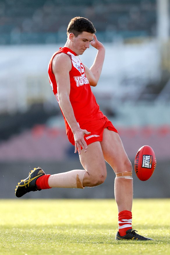 Hawthorn selection Clay Tucker.