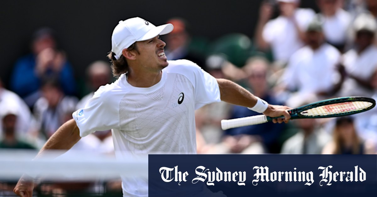 De Minaur breezes into third round at Wimbledon after losing first set