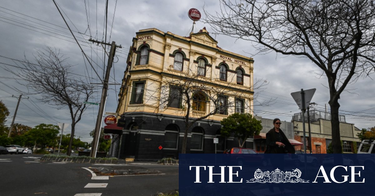 I residenti di Clifton Hill salvano il Royal Hotel dal complesso residenziale