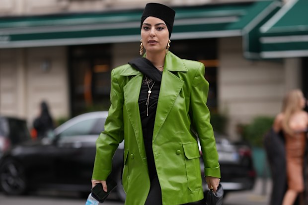 Sara Coelho Ansari wears black hair covered with a black structured headwrap hat during Paris Fashion Week - Haute Couture - Spring Summer 2026, on January 26, 2026 in Paris, France