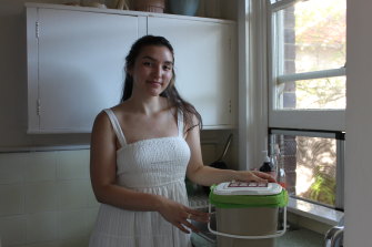 Erin Clay recycles her leftover food as part of a Sydney City program. 