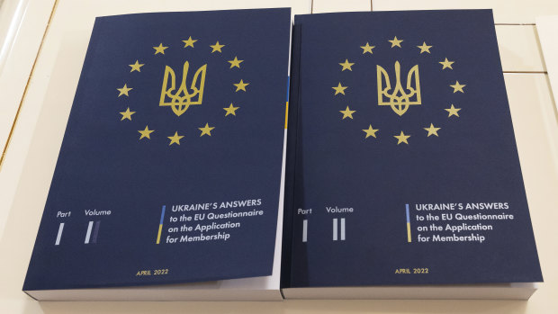The two volume set of Ukraine’s answers to the European Union questionnaire on Ukraine’s application to join the EU handed over by President Volodymyr Zelensky on Monday.