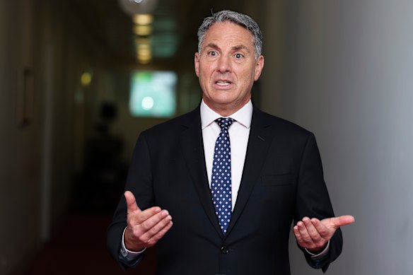 نائب رئيس الوزراء ووزير الدفاع ريتشارد مارليز.