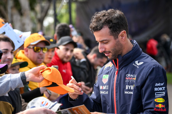Daniel Ricciardo remains popular with fans.