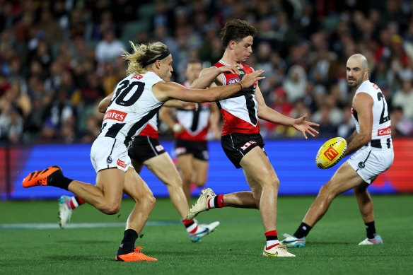 Darcy Moore tackles Mattaes Phillipou. 