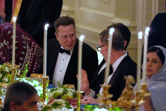 Elon Musk voltou à Casa Branca para o jantar formal com os sauditas e vários executivos-chefes de tecnologia.