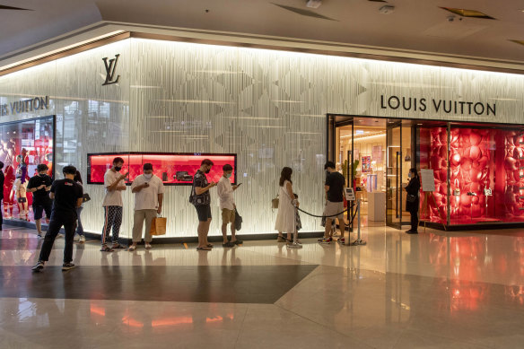 Louis Vuitton Handbags Outlet Store