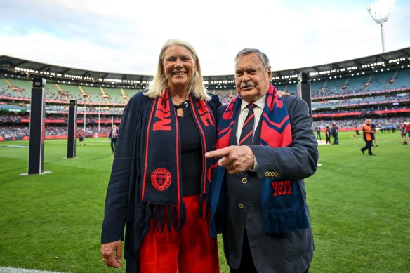 Ron Barassi with Melbourne president Kate Roffey in 2022.
