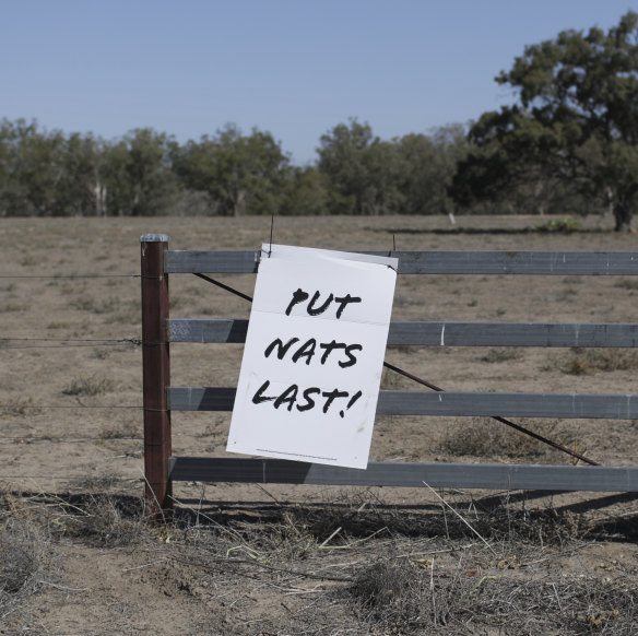 A sign  near Walgett asking voters to put the National Party last.