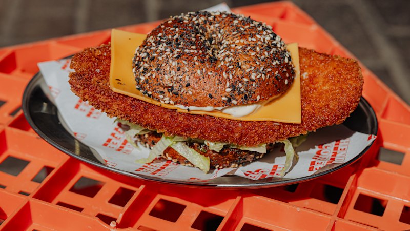 Unassuming Cronulla cafe sells show-stopping, hand-shaped bagels by the bay