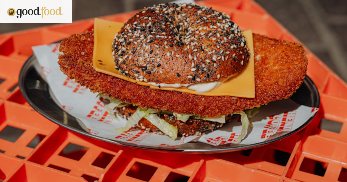 Unassuming Cronulla cafe sells show-stopping, hand-shaped bagels by the bay