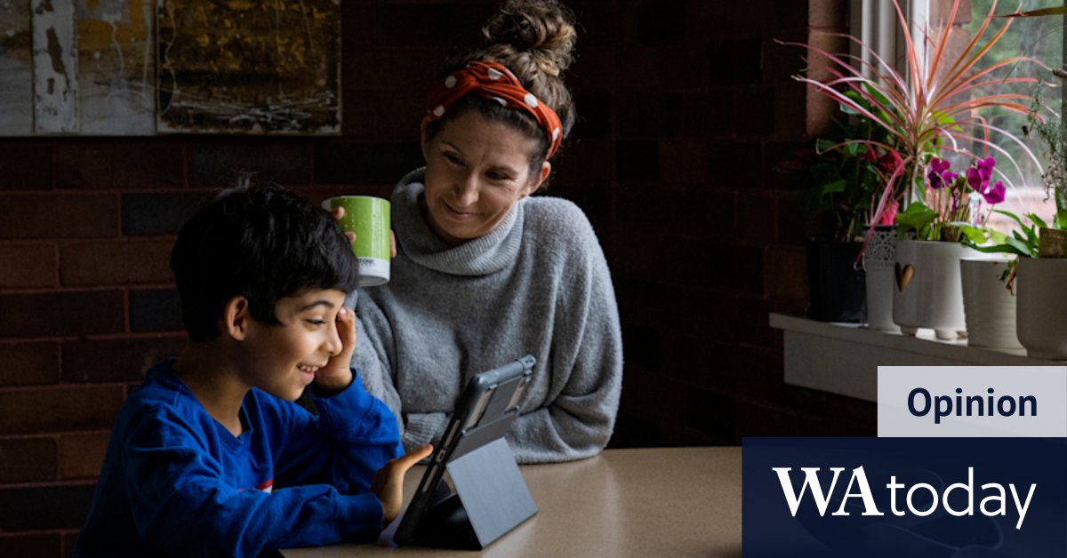 The benefits of giving kids a screen to watch over dinner - Vimarsana News