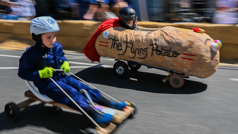 A speeding carbohydrate and faux-chariot shine in billycart races