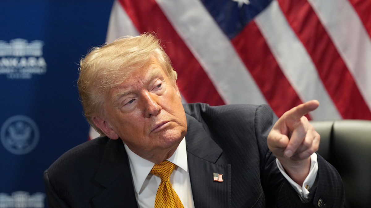 Trump confuses Iran and Japan in day of bizarre mix-ups