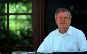 Alan Ramsey at his Canberra home, 2011.