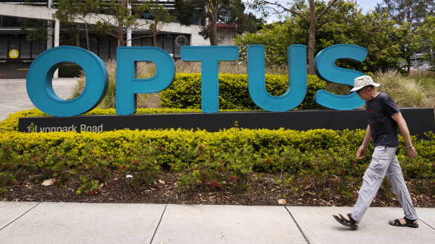 The Optus outage has created a media crisis for the telco. 