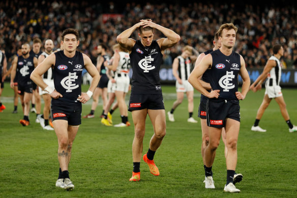 A dejected Charlie Curnow and the Blues take in the narrow loss against Collingwood in round 23 last year.