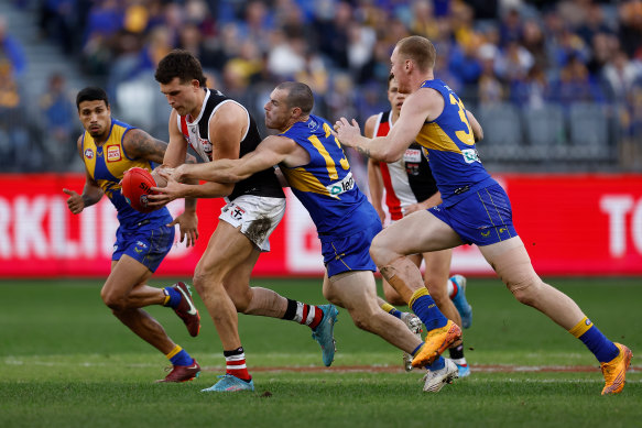 West Coast Eagles and St Kilda Saints at Optus Stadium on July 24, 2022.