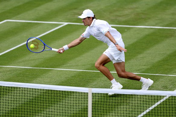 De Minaur has taken the first two sets. 